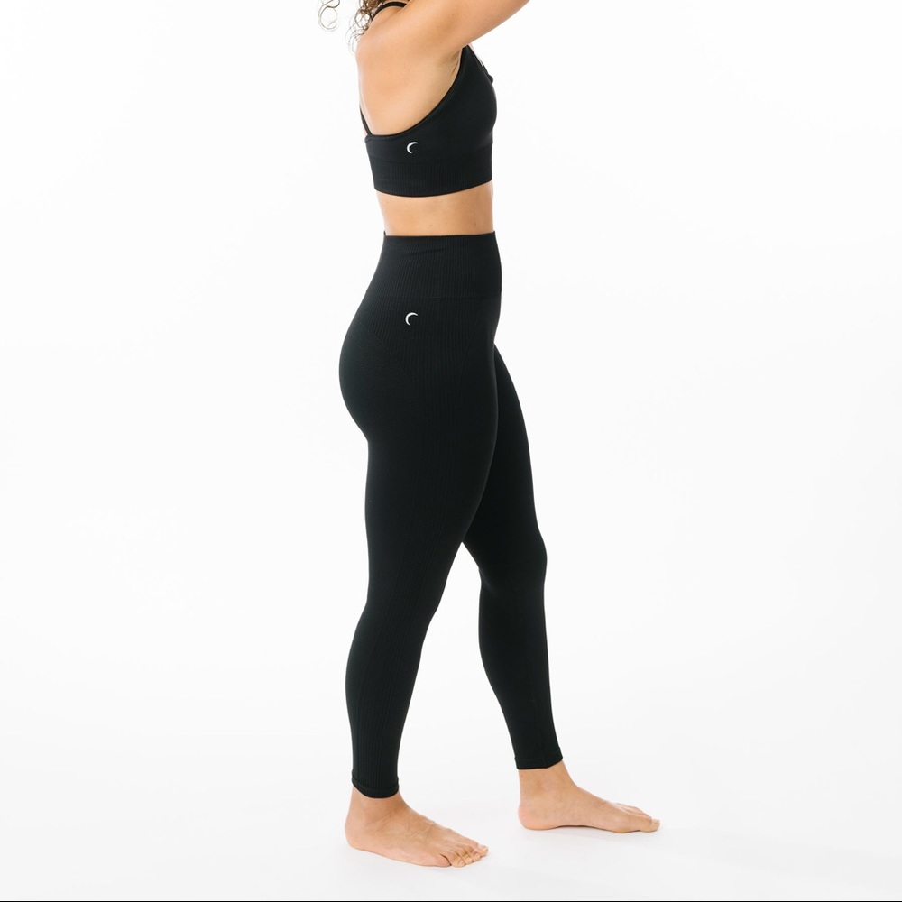Black angle grid performance hi-rise 7/8 legging